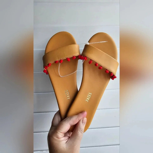 TKEES Alexa Pom Pom Beige Red Slides size 9 - Picture 1 of 3
